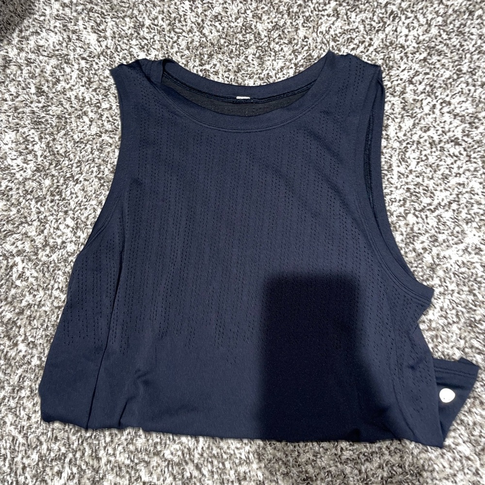 Lululemon breathable muscle tank
